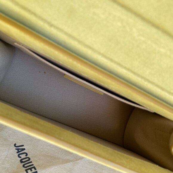 Jacquemus “Le Grand Chiquito” Suede Top Handle Bag in light green - Picture 11 of 15